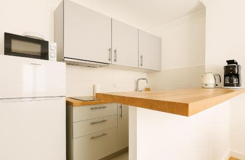 Saint-Germain-en-Laye Apartment | Cozy & Modern apartment l RER 20min to Paris Center, 4min walk to RER