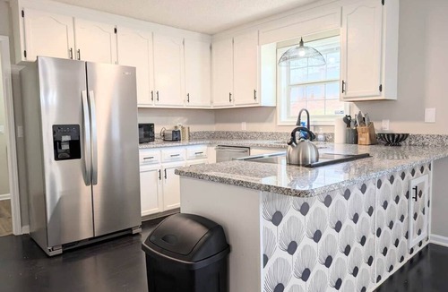 Enterprise House | Cozy Modern Home- 3BR/2 Bath 5 min to base