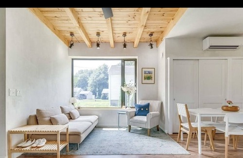 Florence House | Cozy modern solar hideaway on the bike path!
