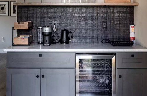 Pleasant Valley Apartment | Cozy modern studio apartment in quiet Ridgefield with AC