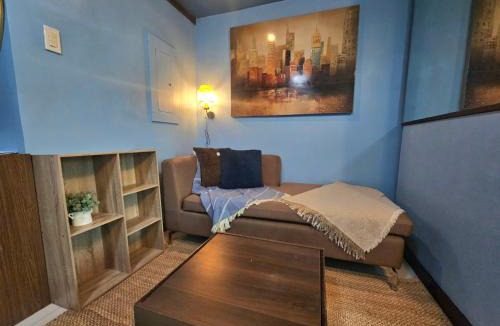 Palanan Apartment | Cozy Modern Studio in Central Makati