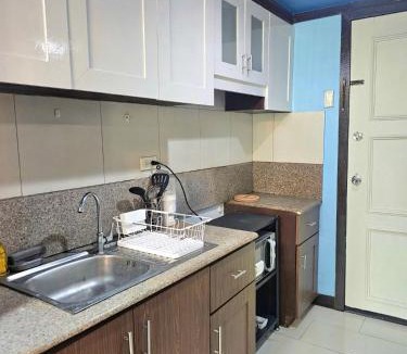 Palanan Apartment | Cozy Modern Studio in Central Makati