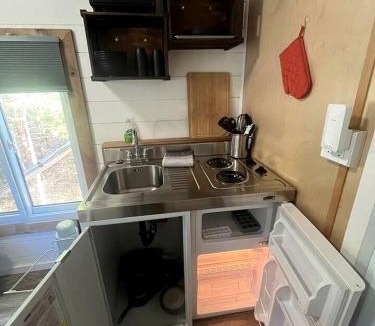 Groveland House | Cozy Modern Tiny Retreat with Stargazing & Yoga Dome Access Near Yosemite Tioga Pass, Groveland, California