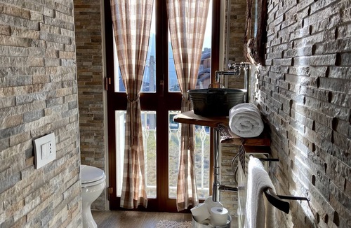 Temu Apartment | Cozy mountain apartment; barrel-style tub