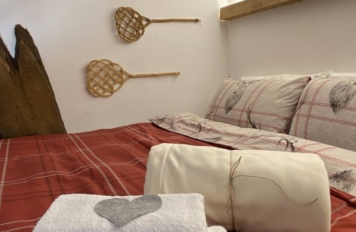 Temu Apartment | Cozy mountain apartment; barrel-style tub