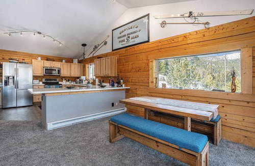 Saint Mary's Cabin | Cozy Mountain Cabin in Idaho Springs