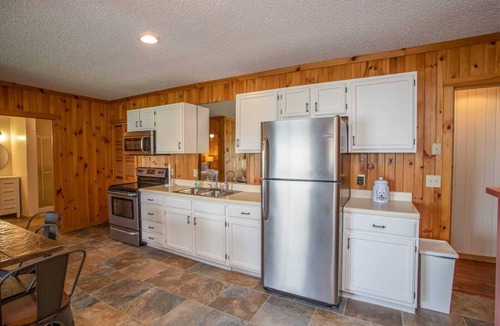 Seven Devils House | Cozy mountain cabin close to ski resorts, hiking trails and fishing.