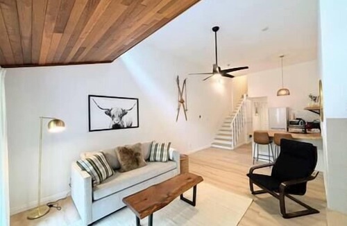 East Kootenay Apartment | Cozy Mountain Edge condo/Ski in and out