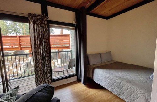 Tahoe Village Condo | Cozy Mountain Getaway, ,pool+spa, full kitchen, walk or easy shuttle to lift