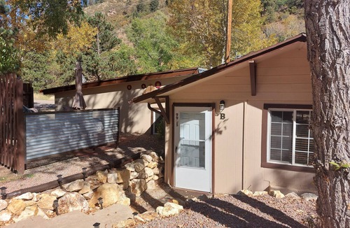 Cascade-Chipita Park House | Cozy mountain home surrounded by nature, trails, wildlife and 360° mtn views