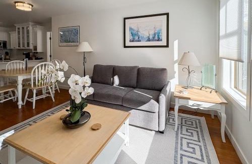 Salt Lake Mountain Resorts House | Cozy mountain-view condo with shared hot tub pool & more - walk to ski lifts