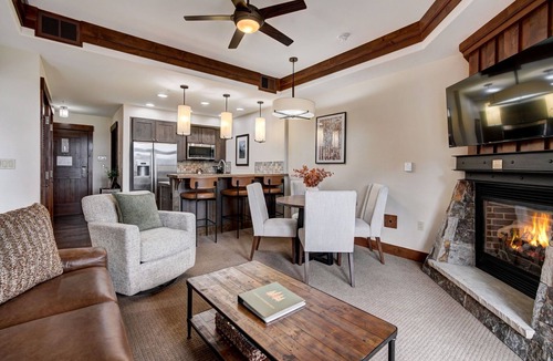 Peak 8 Condo | Cozy Mountaintop Escape Pools + Spa Hiking, Biking, Outdoor Adventures A/C