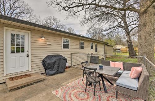 Murfreesboro House | Cozy Murfreesboro Home w/Furnished Patio!
