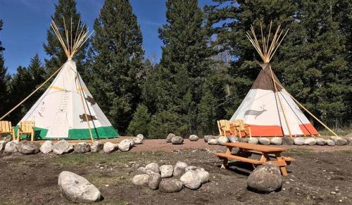 Granite County Other | Cozy Native American Tipi with Resort Amenities near Boulder, Montana