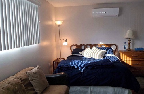 Tarzana House | Cozy Neighborhood Cottage with A/C, wifi Two Blocks from Ventura Blvd.
