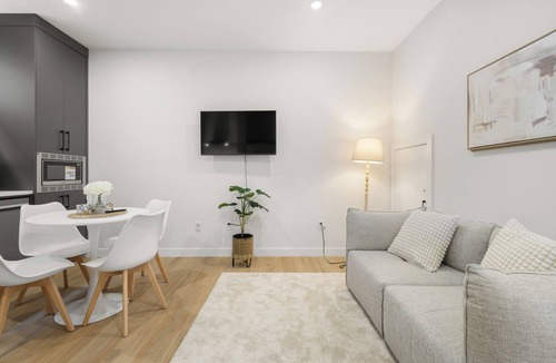 Shaganappi Apartment | Cozy & Nest