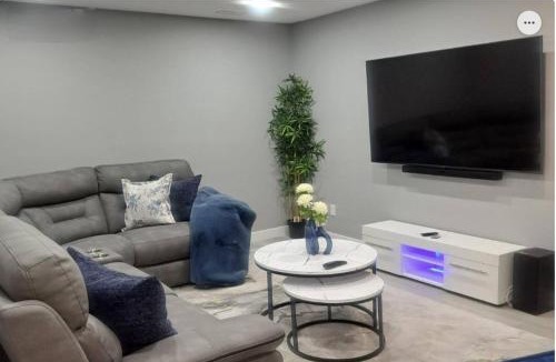 Evanston Apartment | Cozy New 2BR Suite Retreat