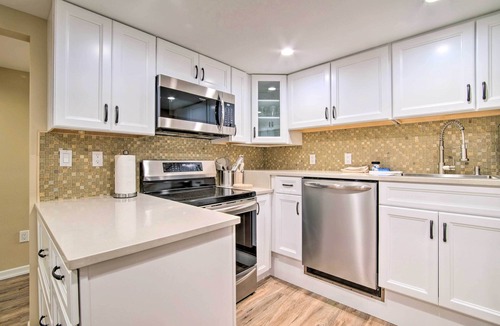 North Bend Apartment | Cozy North Bend Getaway in Walkable Location!
