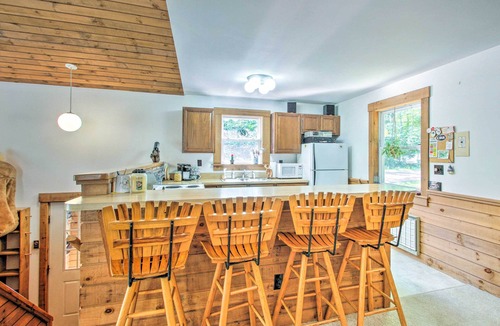 Cranmore Birches Cottage | Cozy North Conway Home: Walk to Slopes & Dtwn