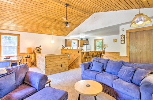 Cranmore Birches Cottage | Cozy North Conway Home: Walk to Slopes & Dtwn