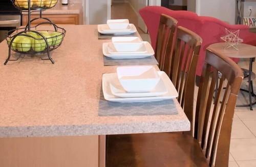 Paradise Valley Village House | COZY NORTH PHX 2 BR CASITA, Trailer parking and near MAYO Clinic