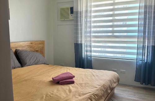 Bantud Hacienda Apartment | Cozy Oasis King Bed Spacious Stay- Bacolod