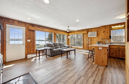 South Haven Cabin | Cozy Oasis on Bass Lake!