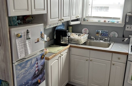 Ocean Beach I House | Cozy Ocean Beach Surf Club Unit 1 bungalow with vintage charm!