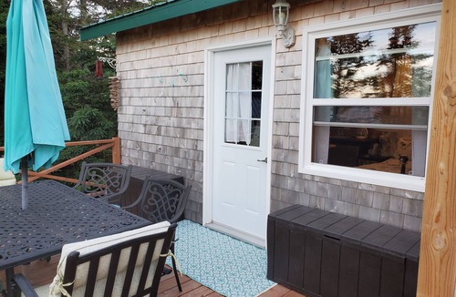 Chelton Apartment | Cozy oceanfront suite with direct access to beautiful beach in PEI
