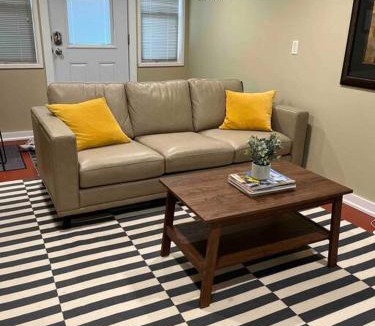 Whittier Heights House | Cozy One Bed Suite in the Heart of Ballard