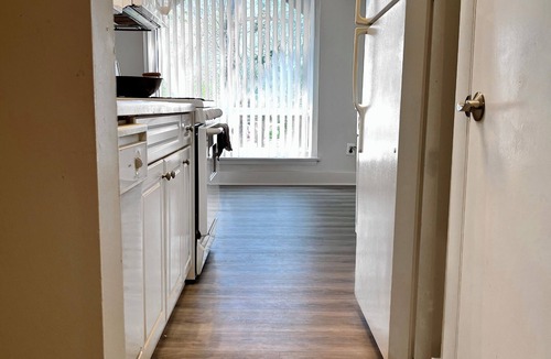Gaithersburg Apartment | Cozy One Bedroom Apartment in Gaithersburg!