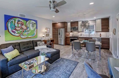 Cherry Condo | Cozy One-Bedroom Apartment in Myers Park