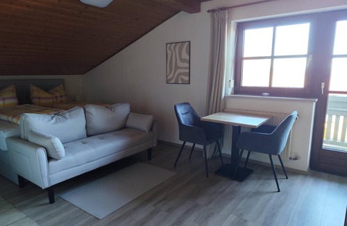 Habischried Apartment | Cozy one-room apartment with balcony (30 sqm)
