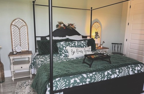 Austinburg Apartment | Cozy One Room Studio in Wine Country!