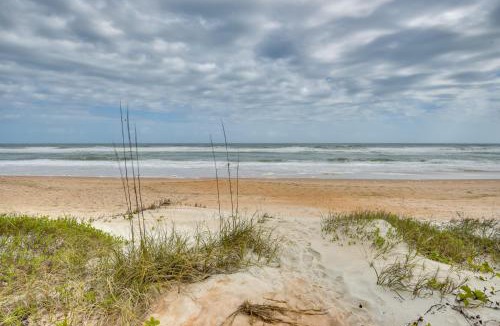 Neptune House | Cozy Ormond Beach Bungalow: Steps to the Sand