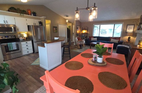 Harlow House | Cozy Oxbow - Autzen Stadium - U of O - Hayward Field