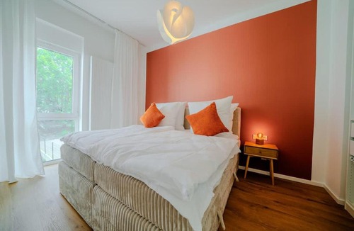 Gesundbrunnen Apartment | Cozy Parkside Suite - A Central Stay by OYA