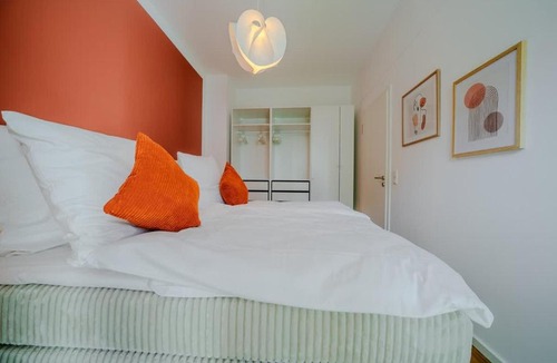 Gesundbrunnen Apartment | Cozy Parkside Suite - A Central Stay by OYA