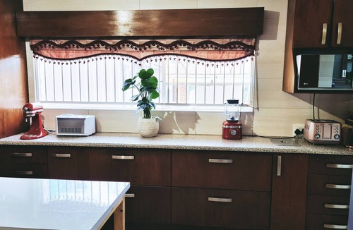 Greater Johannesburg Metropolitan Area House | Cozy & Peaceful Home Perfect for Work or Relaxation