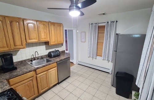 Wethersfield House | Cozy & Peaceful - gated yard, enclosed porch