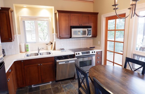 Pender Island Cottage | Cozy Pender Island Waterfront Cottage