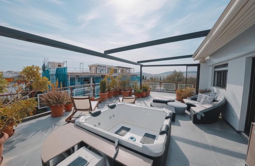 Nea Ionia Apartment | Cozy Penthouse next to Station