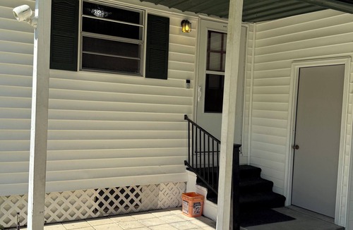 Andalusia House | Cozy pet friendly 2-bedroom house in peaceful Andalusia