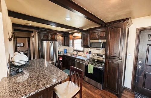 Checotah House | Cozy, pet friendly, 2 bdr house on Lake Eufaula. Near I-40 and Hwy 69.