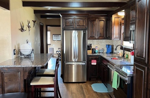 Checotah House | Cozy, pet friendly, 2 bdr house on Lake Eufaula. Near I-40 and Hwy 69.