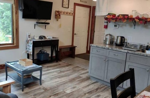Hyde Park House | Cozy Pet-Friendly Cabin in Hyde Park, Vermont - Perfect for a Nature Escape near the Green River Reservoir State Park