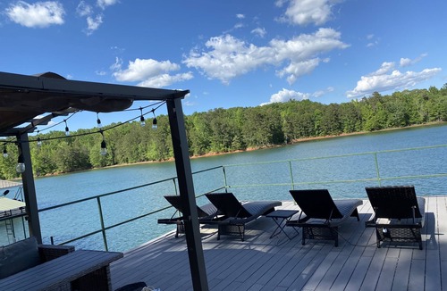 Fair Play House | Cozy Pet Friendly Cottage, 2 story Deep Water Dock - bring your boat!