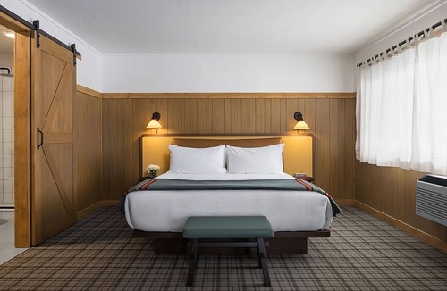 Jackson Hotel | Cozy Pet-Friendly Lodge Just 5 Mins from Jackson Hole City Center w/Dining