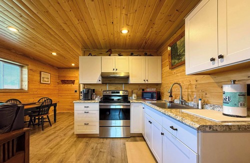 Sequim Apartment | Cozy Pine Getaway: Escape to a serene 1‑bedroom retreat