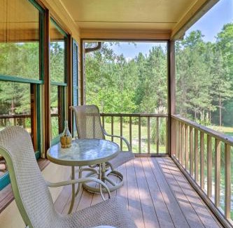 Pine Mountain House | Cozy Pine Mountain Cabin w/Screened Porch & Yard!